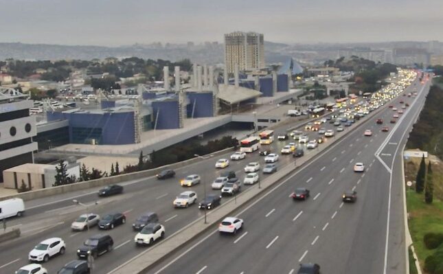 Bakının tıxaclı yolları – SİYAHI