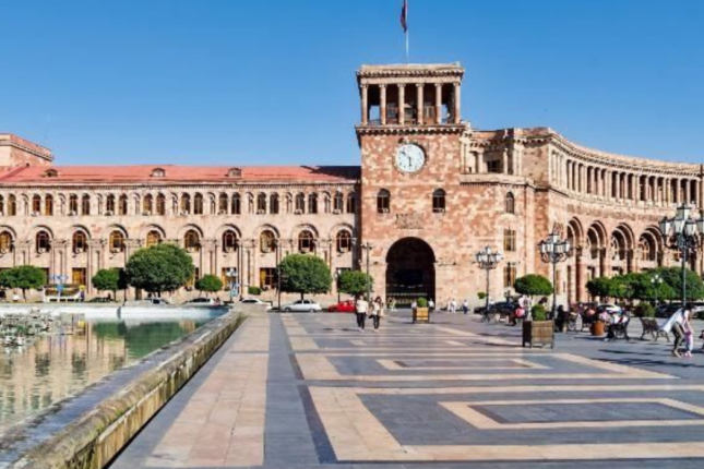 İsveçrəli deputatlar İrəvanda separatçılarla görüşüb