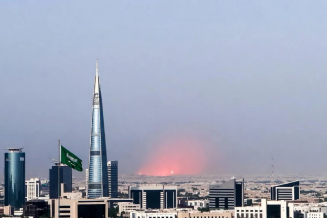 KİV: Ər-Riyadda partlayışlar qeydə alınıb