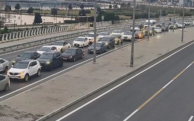 SÜRÜCÜLƏRİN NƏZƏRİNƏ: Bu yollarda tıxac var – SİYAHI