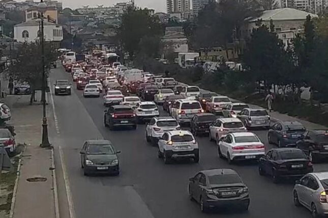 DİQQƏT: Bu yollarda tıxac var – SİYAHI