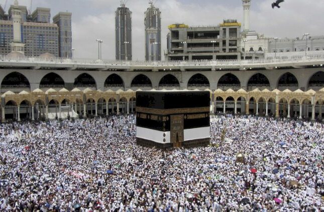 Həcc ziyarəti üçün sənəd qəbulunun müddəti uzadılıb