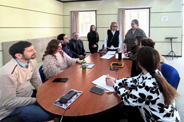 Gənc Tamaşaçılar Teatrında “Evlilik” tamaşasının oxunuş məşqlərinə başlanılıb