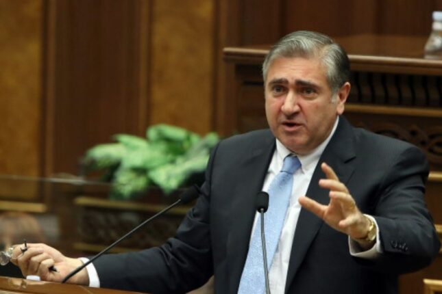 Xaçatryan: “İlham Əliyev istədiyini asanlıqla əldə edir”