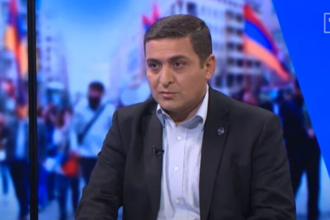 Soqomonyan: “Belə davam edərsə, dövlət olaraq yox olacağıq”