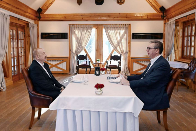 Prezidentlər qeyri-rəsmi səhər yeməyində – FOTO