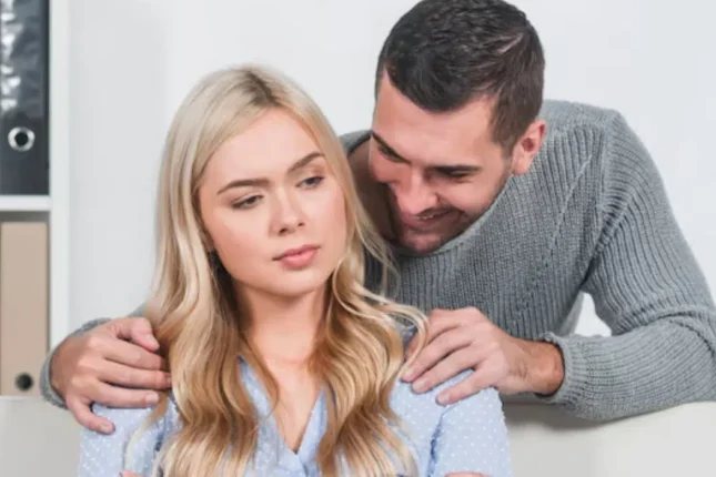 Laqeydliyin 6 əlaməti: qadın sevməyəndə necə davranır