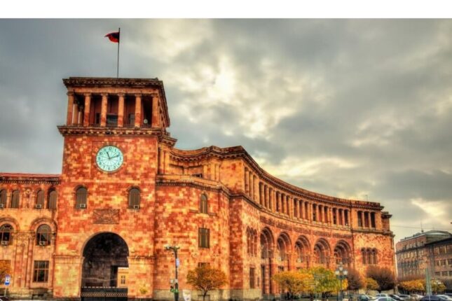 Erməni nəşri: “Azərbaycanlılar Ermənistana gələ bilməzlər”