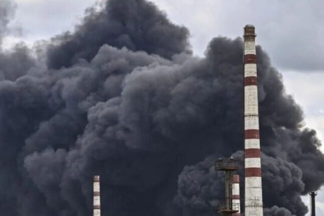 Ukrayna Rusiyada neft emalı zavodunu vurdu