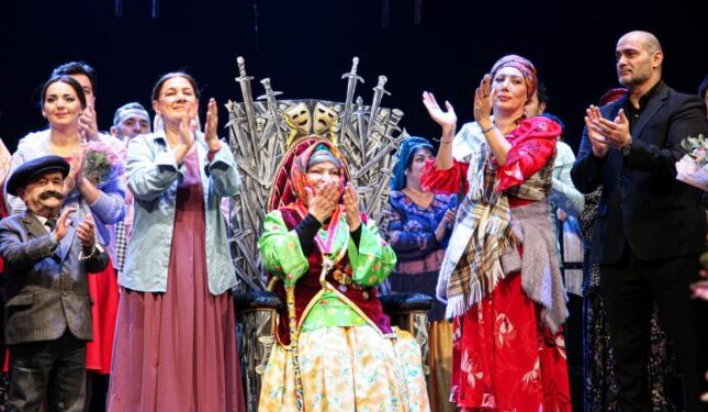 “Zal qızı Zalxa” tamaşasının premyerası alqışlarla qarşılandı – FOTOLAR