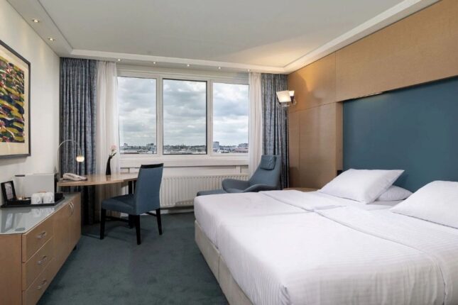 Gecəsi 1800 manatlıq otaqda 2 qəpiyə qaldı, tutuldu