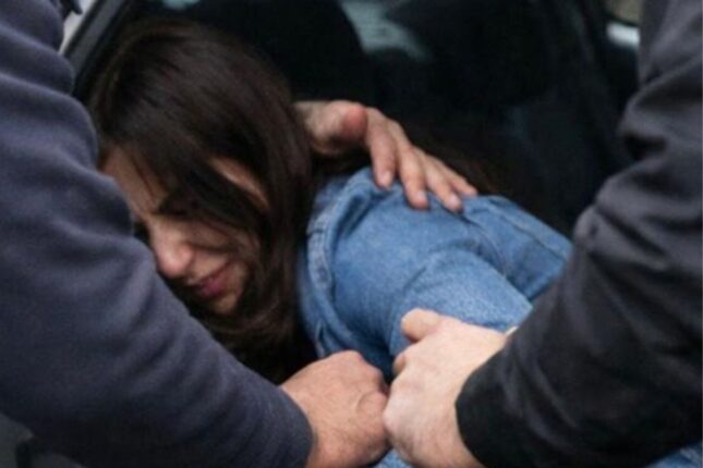 Qaçırdığı qızı zorla videoya çəkdi – Dostları ilə birgə tutuldu