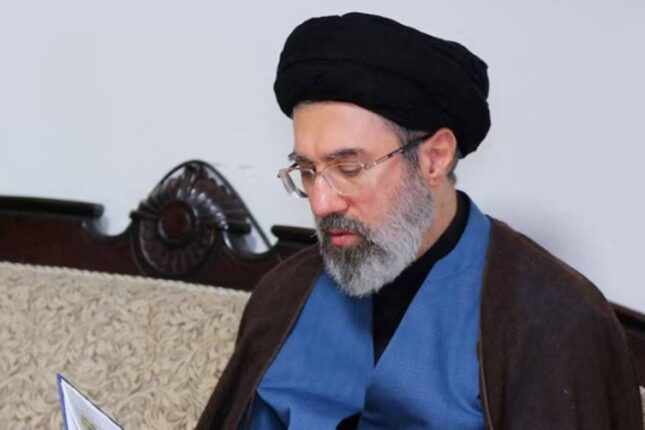 Müctəba Xamenei həyat yoldaşı və bacısının öldürüldüyünü təsdiqlədi