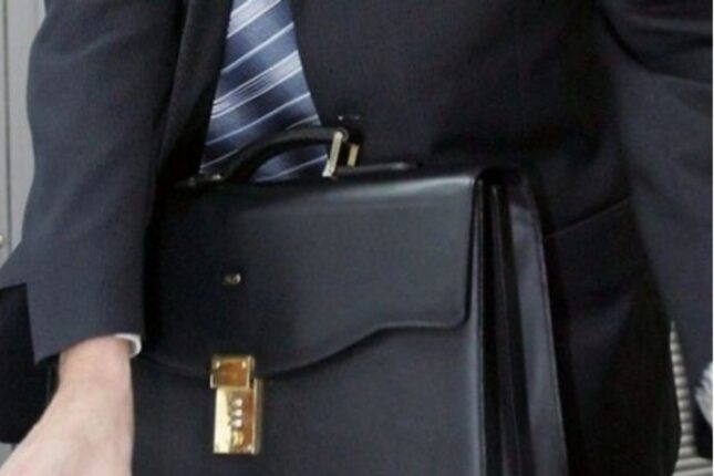 İcra hakimiyyətinin əməkdaşı vəzifəsindən azad edildi