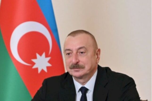 Prezident bu şəxsləri təbrik etdi