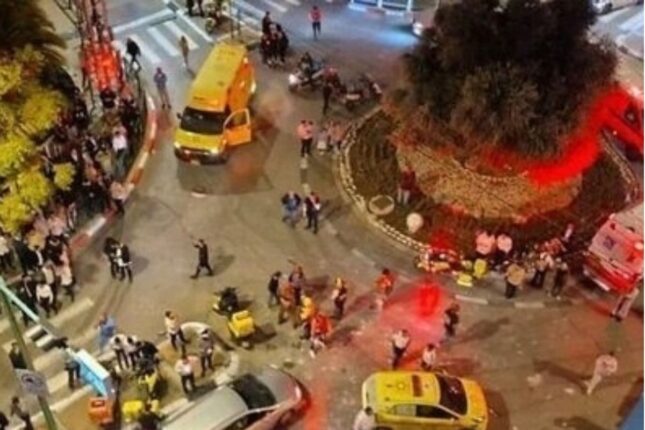 İran İsrailin mərkəzinə raket zərbələri endirdi