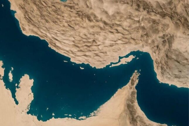 Hindistanın 40-a yaxın tankeri Hörmüz boğazında qalıb