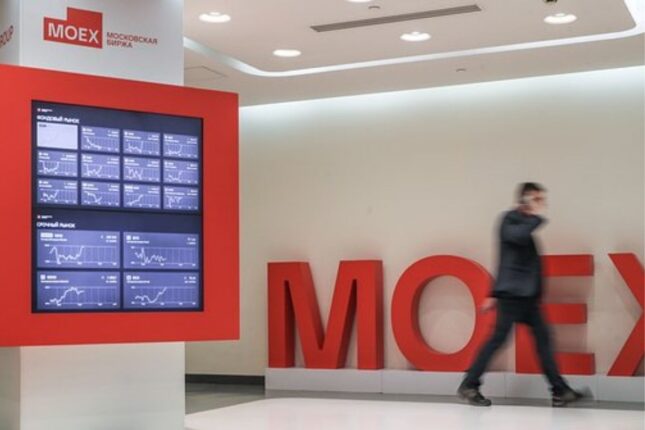 Rusiya fond bazarı çökdü, neft qiymətləri kəskin düşdü