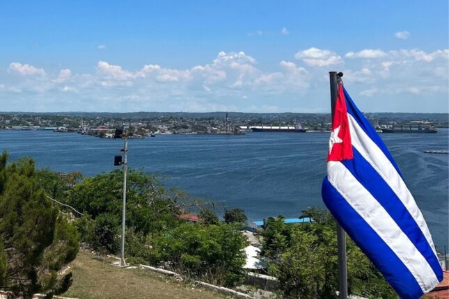 “Tramp Kuba ilə razılaşmaya inanır”