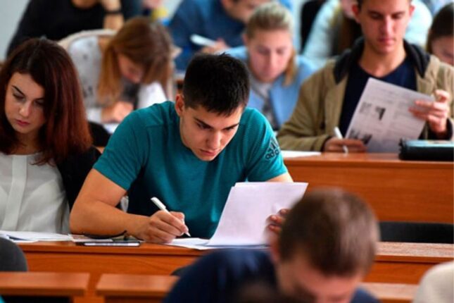 Universitet və kolleclərə sənəd qəbulunun vaxtı uzadıldı