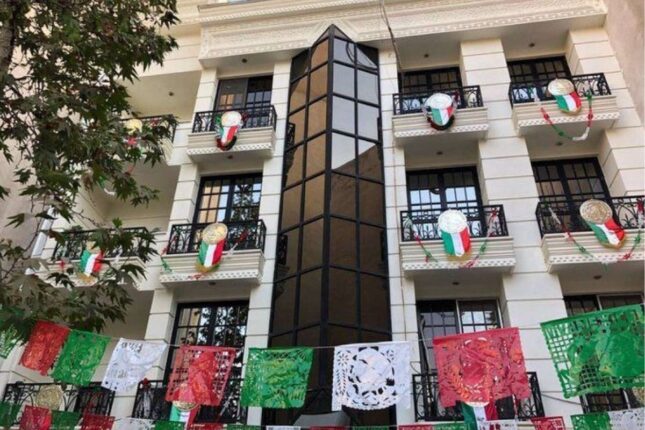 Daha bir ölkə İrandakı səfirliyini Azərbaycana köçürdü