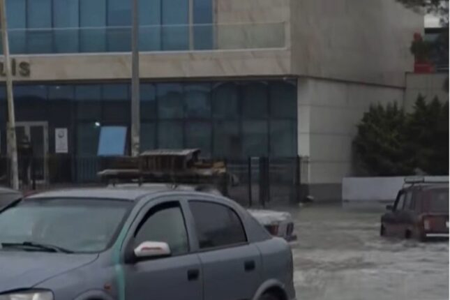 Yağış Sabunçu vağzalının qarşısını iflic günə saldı – Video