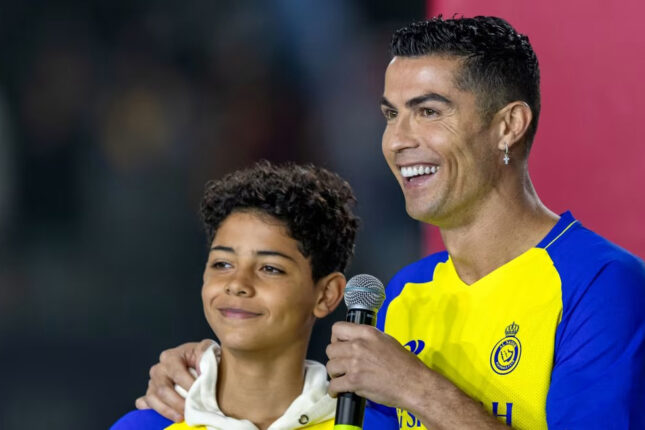 Ronaldonun oğlu da atasının yolu ilə gedir