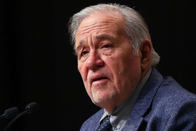 İlber Ortaylı süni tənəffüs aparatına qoşuldu