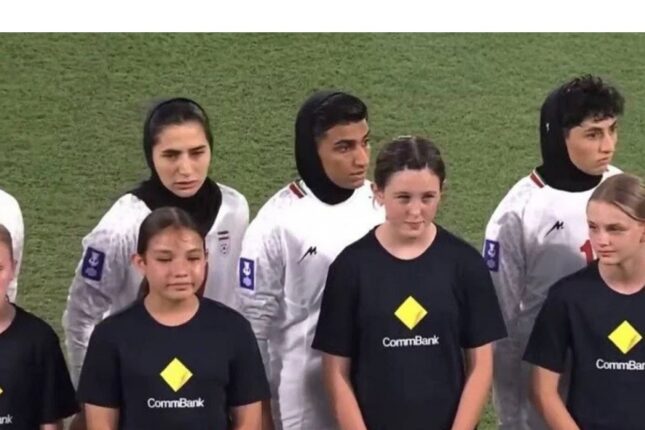 İranlı futbolçular himn oxumaqdan imtina etdilər-VİDEO