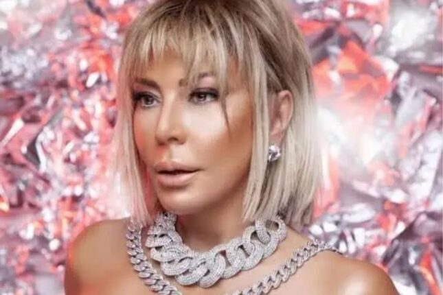 “Bizimkilər səhnədə hoqqabazlıq edirlər”