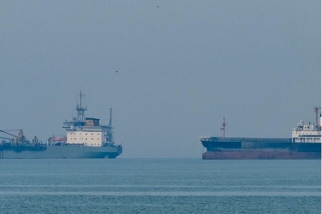 Daha 20 neft tankeri Hörmüzdən keçdi