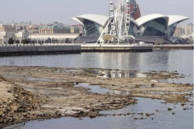 Memar həyəcan təbili çaldı: Bakı buxtası yox olur – Foto Memar həyəcan təbili çaldı: Bakı buxtası yox olur – Foto
