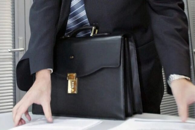 Azərbaycanda icra hakimiyyətlərindən birində KÜTLƏVİ İXTİSAR