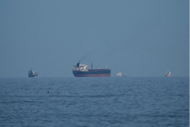 İran Pakistanın 20 gəmisinin Hörmüz boğazından keçməsinə icazə verib