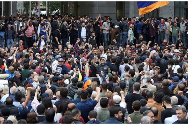 Son dəqiqə: Ermənistan AYAĞA qalxdı – Mitinqlər BAŞLADI