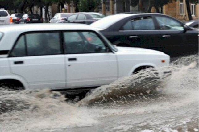 Bakıda bu əraziləri su basdı -VİDEO