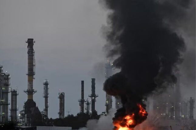 İran İsraildə neft infrastrukturuna zərbələr endirdi
