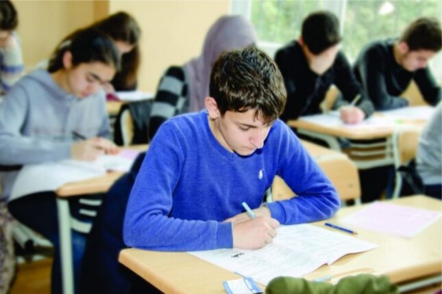 Bu gün onbirincilər İMTAHAN VERƏCƏK