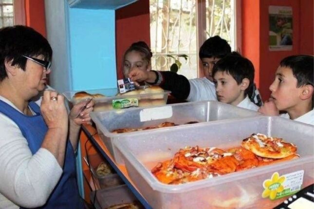 Məktəblərdə bu qidaların satışı qadağan edildi – SİYAHI