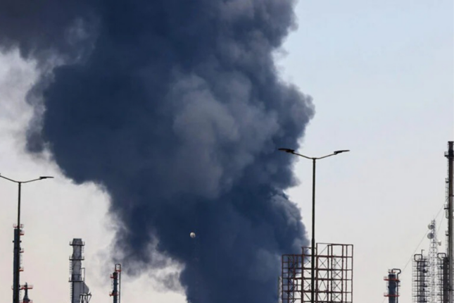 İsrail İranın neft obyektlərini vurdu