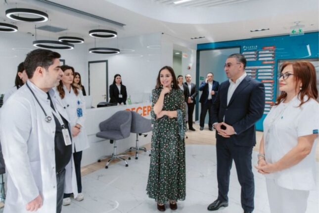 Prezidentin qızları Pediatriya Mərkəzində olublar – FOTOLAR