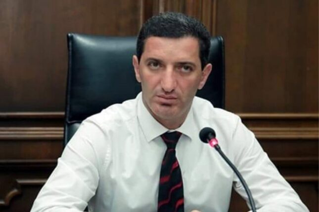 Petrosyandan Paşinyana: “Ay ikiayaqlı…”