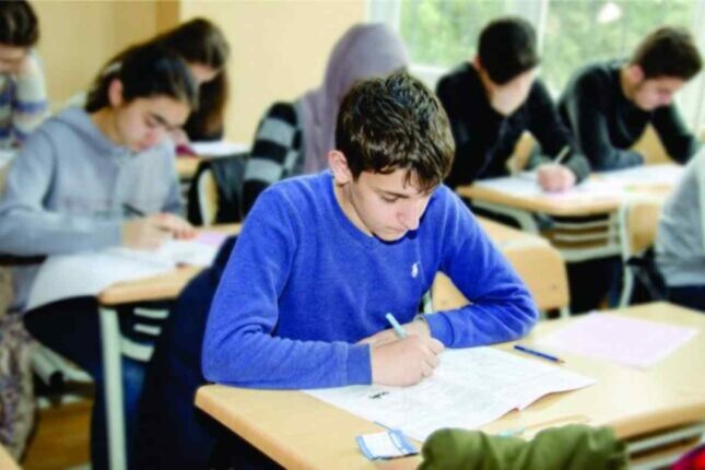 Bu gün doqquzuncular imtahan verəcək