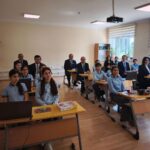 emrullayevi-tenqid-atesine-tutdular-bacarirsansa-temirsiz-mekteblere-get-8211-foto