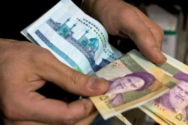 İranda iqtisadi böhran pik həddə: Dollar bir gündə 30 faiz bahalaşdı