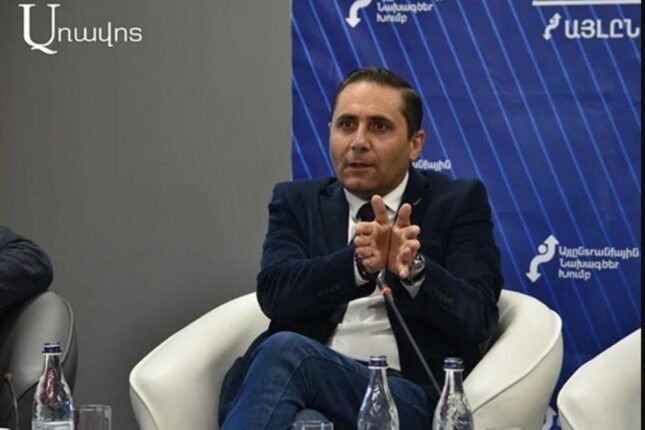 Abovyandan sayıqlama: “Erməniləri köçürmək istəyirlər”