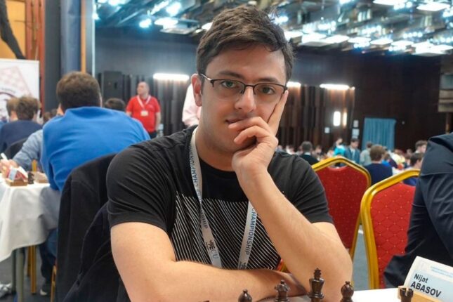 Şahmatçımız AÇ-də liderliyə yüksəldi