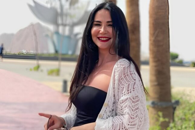 “Anam yaşındasan, AYIB OLSUN” – FOTO