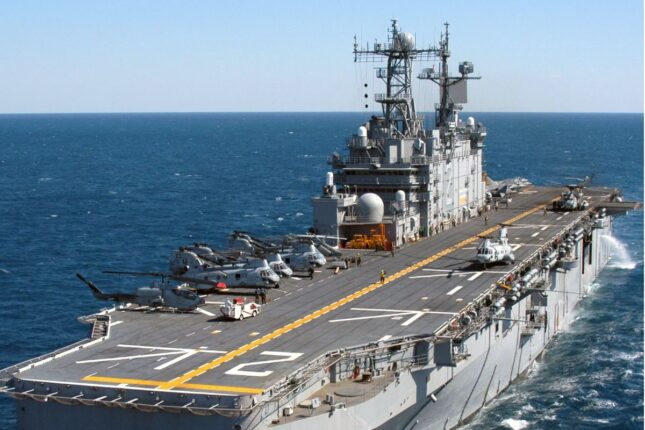 İran ABŞ-ın gəmisini vurdu: 5000 əsgərin aqibəti necə oldu?