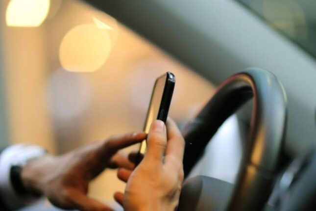 Sükan arxasında telefondan istifadə ağır nəticələrə səbəb ola bilər